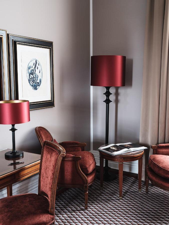 Althoff Grandhotel Schloss Bensberg Bergisch Gladbach Exterior photo A floor lamp